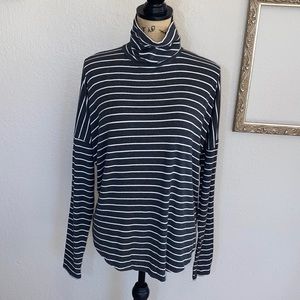 MICHAEL Michael Kors Loose Fit Turtleneck Size XL